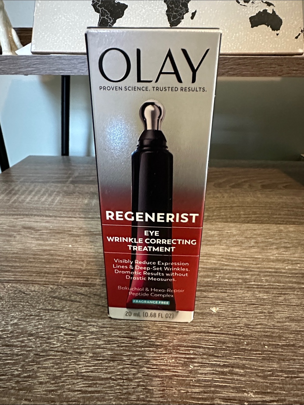 OLAY Regenerist Eye Treatment - Silver and Red Box